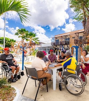 Prefeito JHC garante gratuidade nos ônibus para pessoas a partir de 65 anos