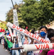 Sindicatos, partidos e movimentos sociais ocupam as ruas de Alagoas em protestos contra Bolsonaro