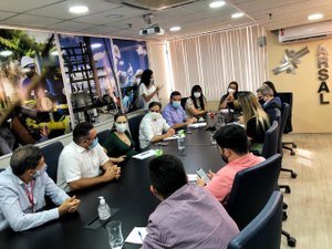 Vereador Joãozinho acompanha obras e participa de reunião na Arsal, em Maceió