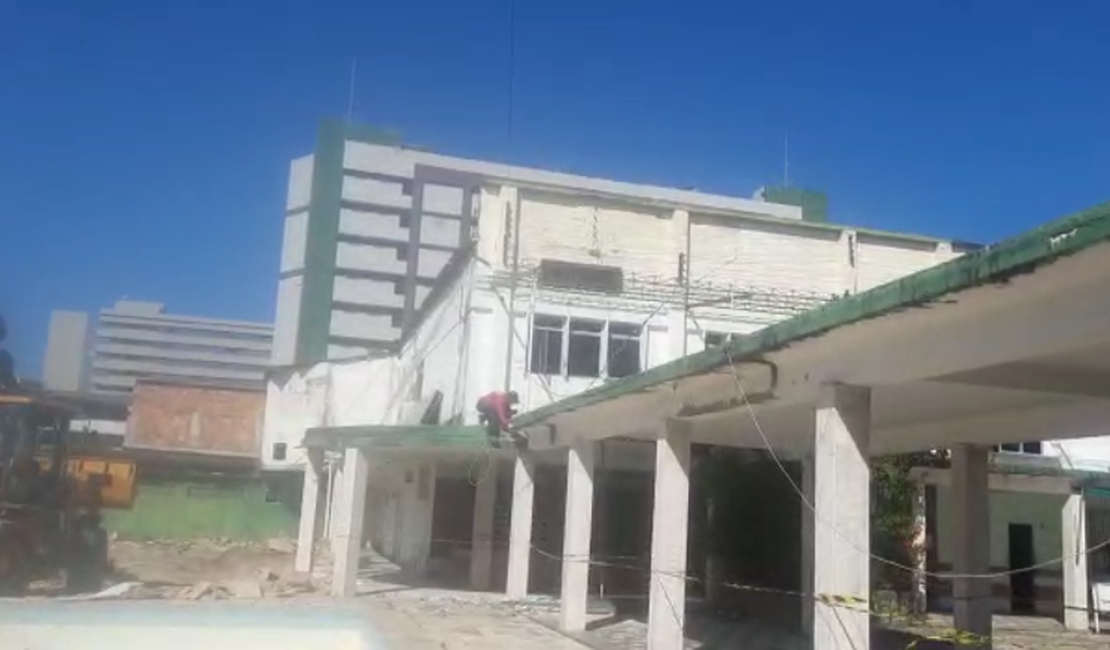 [Vídeo] Iate Clube Pajussara é demolido para construção de novo clube náutico