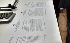 Policiais buscam irregularidades em documentos e arquivos de prefeituras no sertão