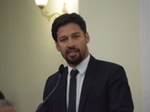 Deputado denuncia má gestão dos recursos destinados a programa de saúde