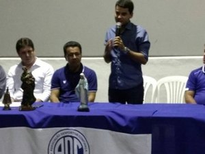 Diretores renunciam e Confiança poderá ter nova eleição