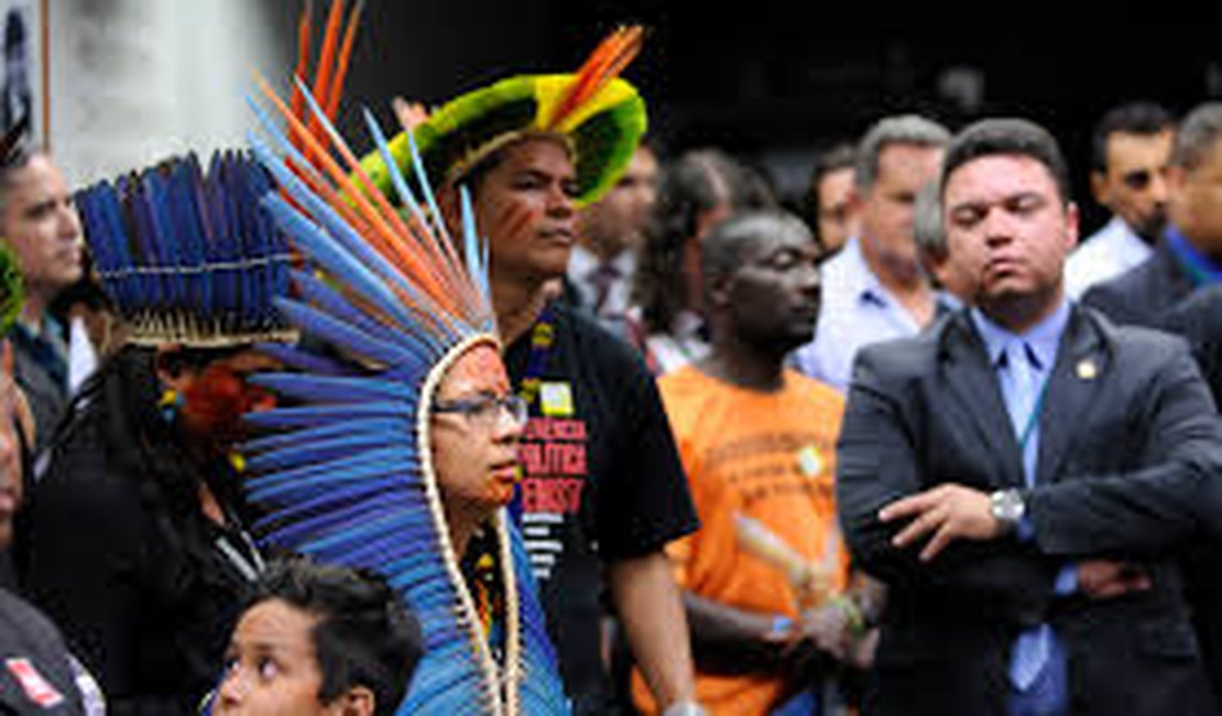 CPI da Funai-Incra pede indiciamento de Cardozo, antropólogos e indígenas