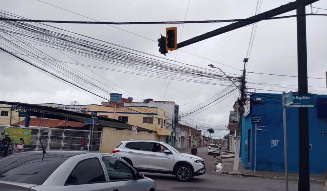 Semáforos no Centro de Arapiraca estão sem funcionar