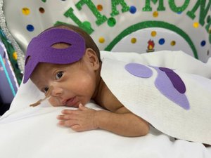 Maternidade Santa Mônica faz book de Carnaval com bebês e alerta para cuidados durante folia