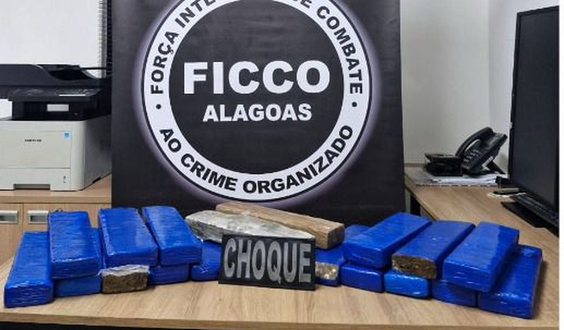 Ação integrada apreende 20 kg de maconha e leva dois homens à prisão em Rio Largo
