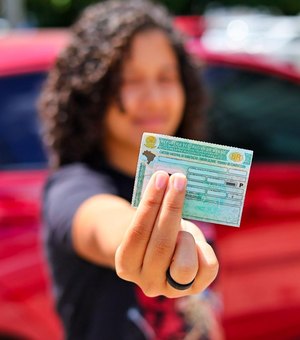 Governador entrega CNH aos primeiros aprovados no Programa CNH do Trabalhador nesta terça-feira (16)