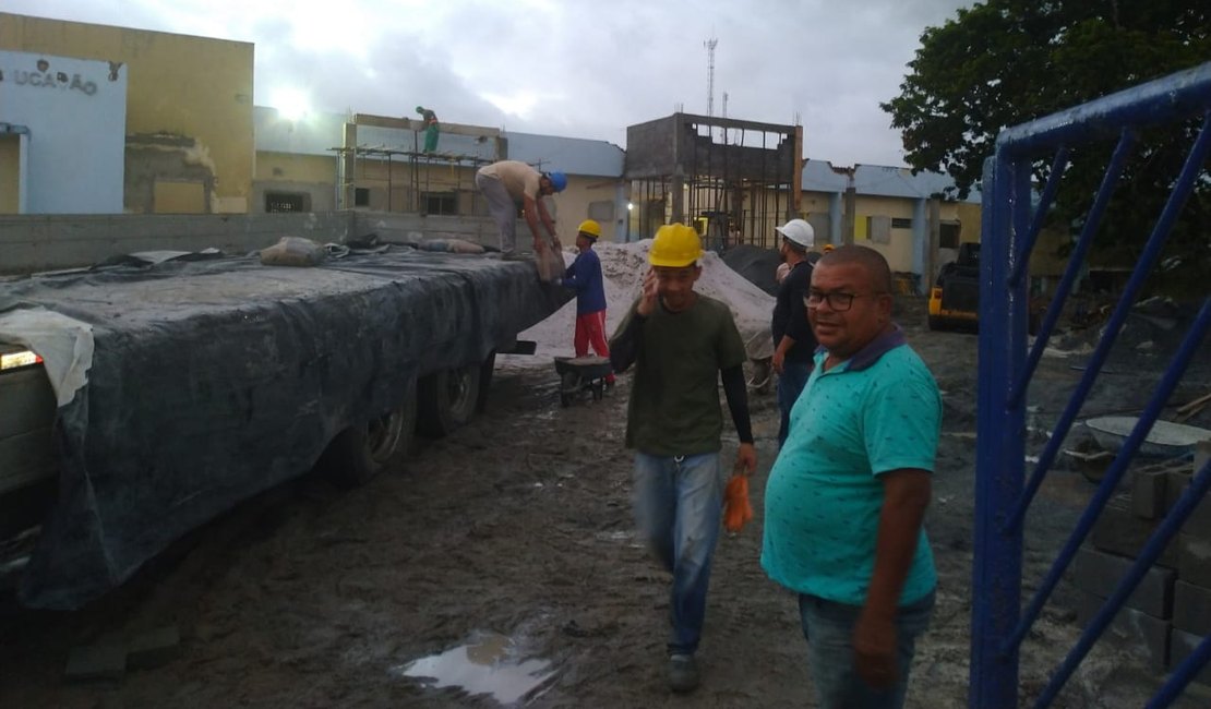 Messias: prefeito realiza reformas em escolas e destaca a importância do setor educacional