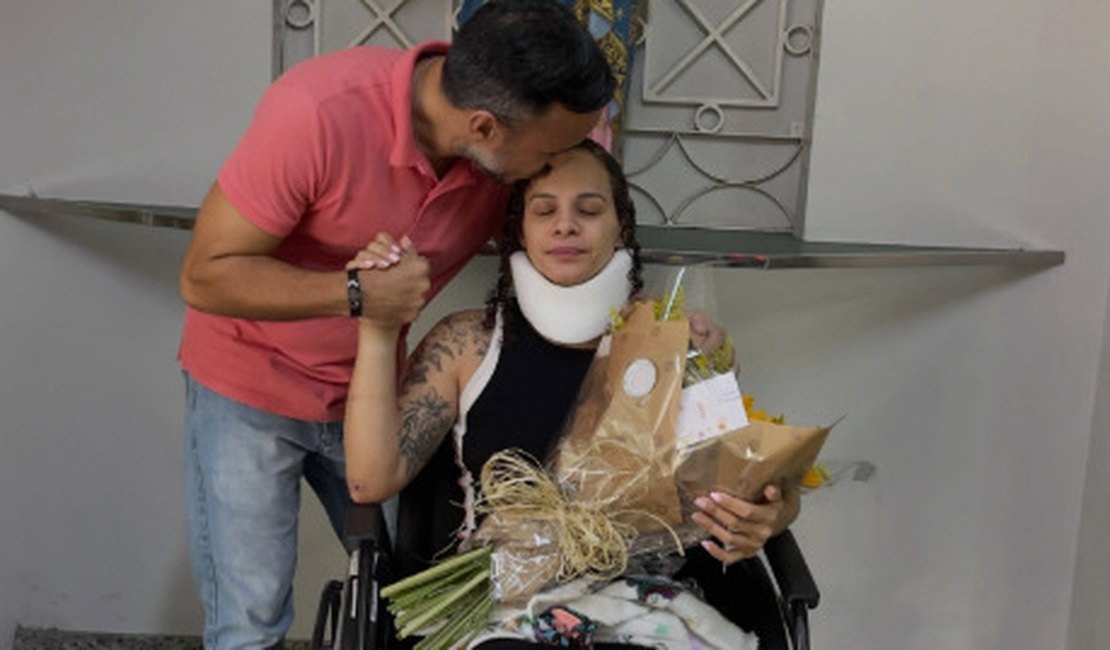 Médica Ianara Lemos recebe alta após 21 dias de internação em Maceió