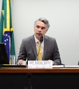 Rafael Brito trabalha para aprovar o SUS da Educação até setembro
