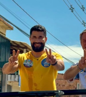 Direita ocupa ruas do Litoral Norte em carreata com Cabo Bebeto e Fábio Costa