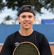 Jovem tenista de Arapiraca busca apoio para representar Alagoas em competição nacional
