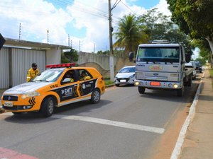 Agentes da SMTT retiram de circulação moto com queixa de roubo