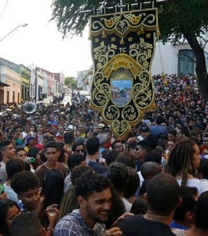 Foliões podem ter pego infecção após serem furadas por seringas no Carnaval, em Pernambuco