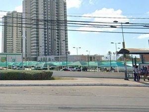 Jovem é preso ao tentar furtar luminárias em loja de construção da Cruz das Almas