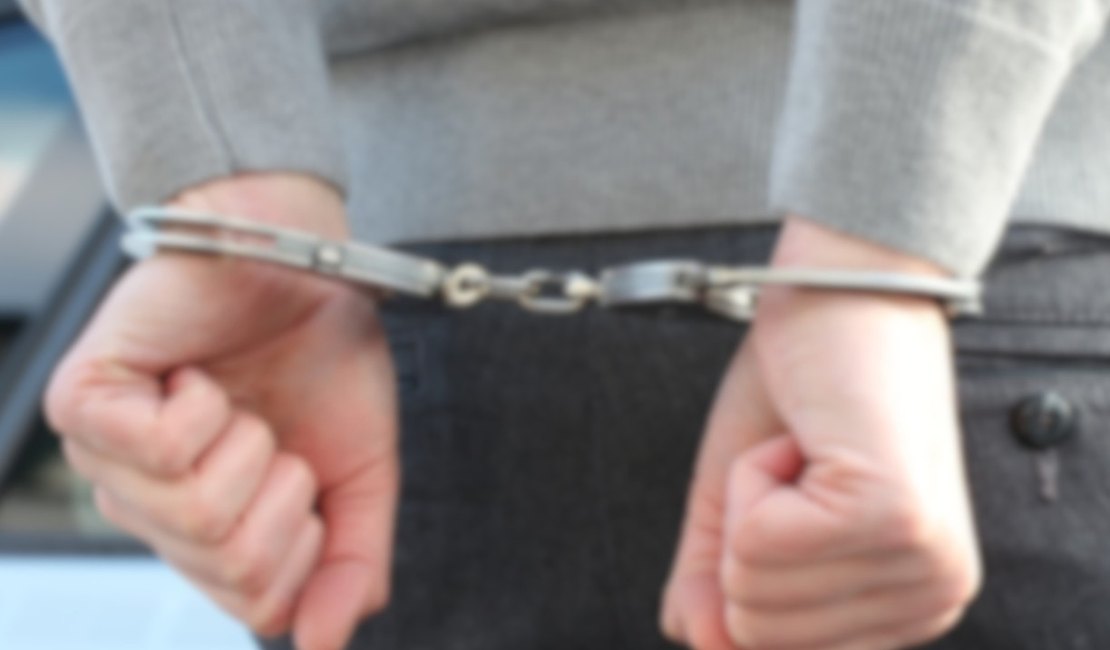 Homem tenta invadir casa de ex-companheira e é preso em Arapiraca