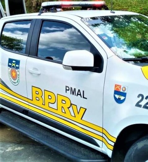 Motociclista foge de blitz e abandona drogas na Cidade Universitária