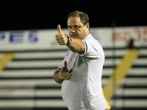 Em AL, Vica lembra parceria com Ricardo e opina: 'Botafogo deve subir'