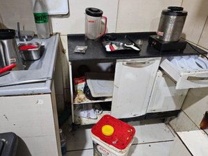 Vigilância Sanitária interdita hamburgueria em condições insalubres em Maceió