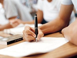 Limite de gastos do governo deve reduzir concursos públicos, diz especialista