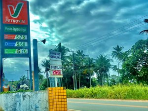 Litro da gasolina comum custa R$ 5,75 em Japaratinga