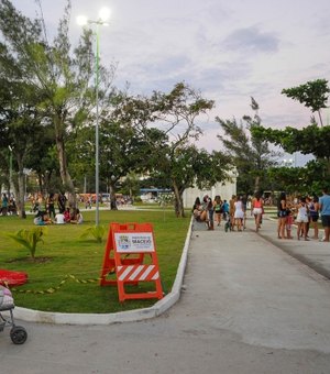 Projeto 'Lazer Itinerante' movimenta recém-reformada Praça da Faculdade