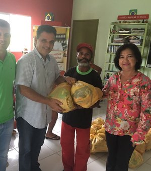 Catadores recebem cestas básicas da Prefeitura de União dos Palmares