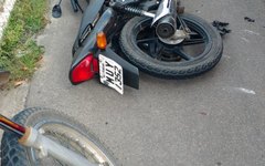 Acidente entre carro e moto deixa um ferido em Penedo