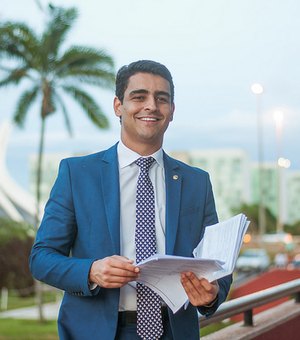 Com 5,06%, JHC é o primeiro, dos 9 deputados de Alagoas, na Opinião Pública