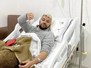Victor Sarro é hospitalizado às pressas: “Estômago parou e vomitei sangue'