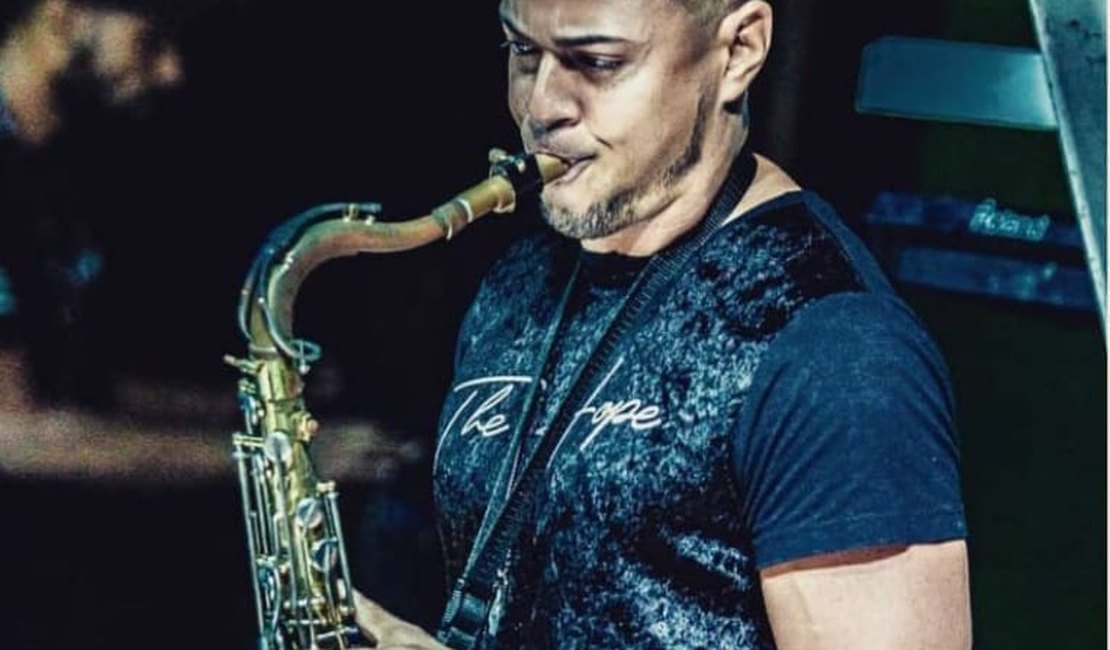 [Vídeo] Saxofonista da banda de Devinho Novaes morre após acidente em São Sebastião