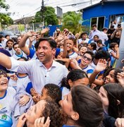 [Vídeo] Prefeitura entrega Escola Leitura com primeira biblioteca pública municipal