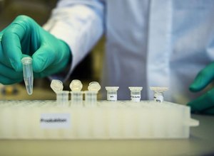 Chinesa SinoVac começa etapa final de testes da vacina contra covid-19