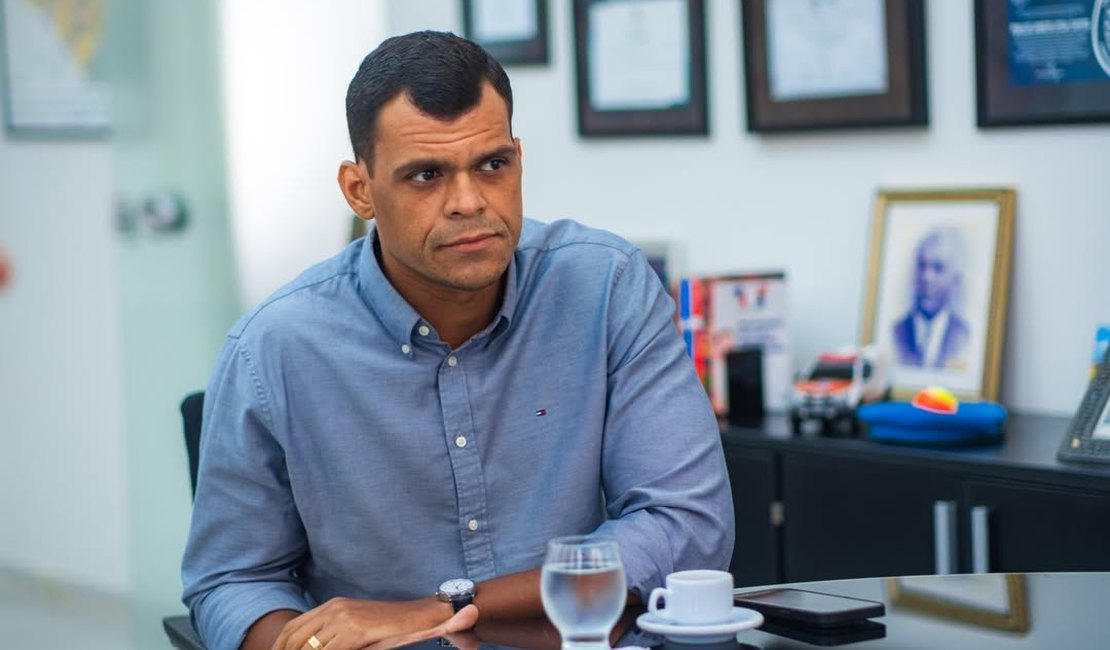 Aliado de Ronaldo Lessa, João Folha assume Educação de Maceió