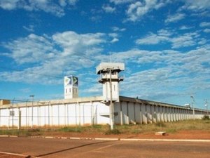Força de segurança trabalha para recapturar foragidos;  nomes dos presos foram divulgados