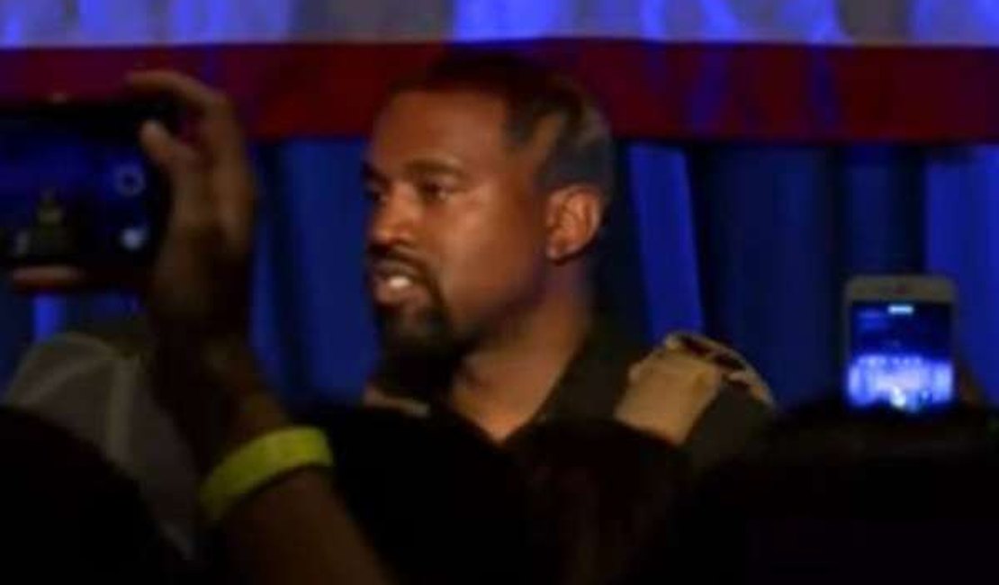 Kanye West realiza seu primeiro comício de campanha