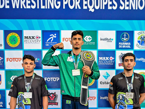 Arapiraquense de 20 anos se torna líder do ranking brasileiro de wrestling sub-20