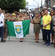 Prefeito acompanha desfile cívico militar em Arapiraca