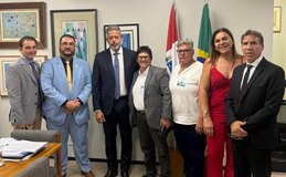 Autoescolas procuram Lira para frear projeto de Renan que libera aulas por CNH