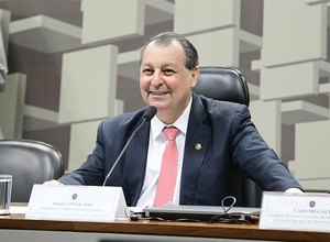 Relator no Senado tira despesas com ciência e tecnologia do limite de gastos
