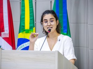 Teca Nelma cobra esclarecimentos sobre impacto da liquidação do Banco Master na aposentadoria dos servidores