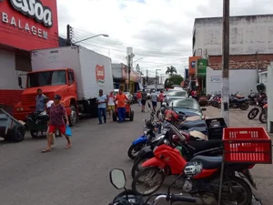 Sob uso de entorpecentes, ex-funcionário invade loja, ameaça colegas e assusta clientes em Arapiraca