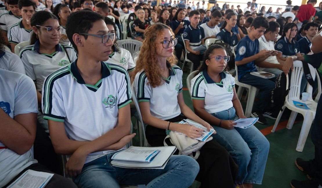 Estudantes da rede estadual terão pré-inscrição e suporte total para o Enem 2025