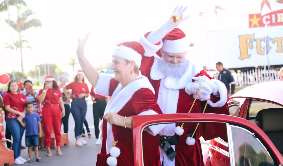 Magia natalina toma conta do Partage Arapiraca com a chegada do Papai Noel neste sábado (8)
