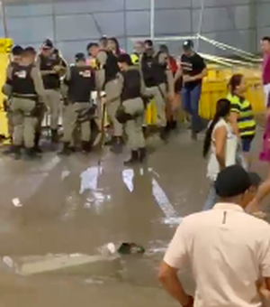 [Vídeo] Jovem é agredido por policiais militares durante show em Arapiraca