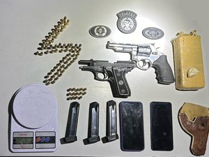 Polícia encontra armas, munição, drogas e moto roubada com dupla presa no São Luiz II