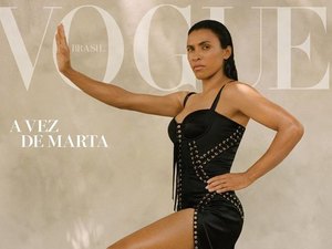 Marta estampa capa da Vogue e critica diferença salarial entre homens e mulheres em campo