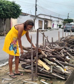 [Vídeo] Venda de fogueiras para festas juninas incrementa a renda de famílias em Arapiraca