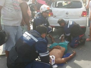 Adolescente fica ferido ao colidir cinquentinha em traseira de carro